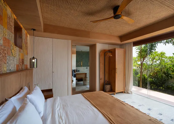 Kado Kubu Modern Tropical 2br Pink With Sky Pool With Ocean Views In Villa Uluwatu (Bali)