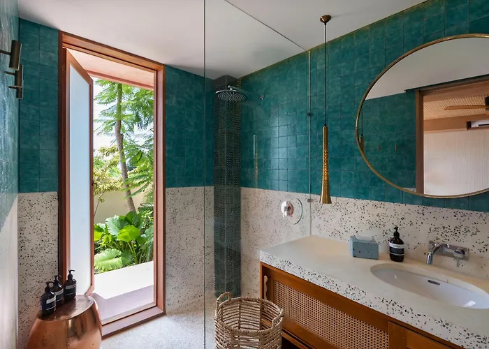 Kado Kubu Modern Tropical 2br Pink With Sky Pool With Ocean Views In *