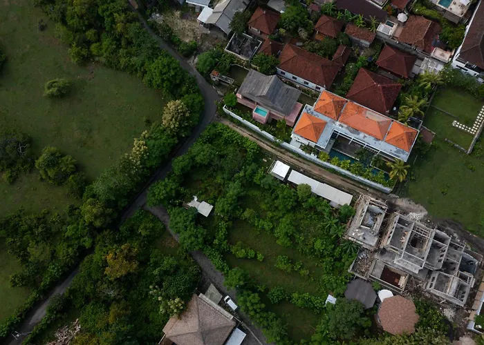 Kado Kubu Modern Tropical 2br Pink With Sky Pool With Ocean Views In Villa