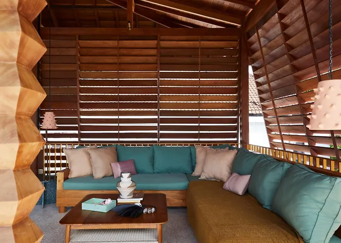 Kado Kubu Modern Tropical 2br Pink With Sky Pool With Ocean Views In