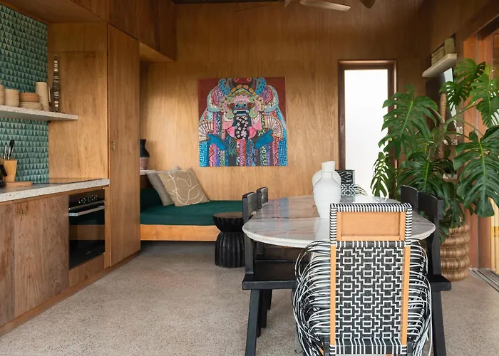 Kado Kubu Modern Tropical 2br Pink With Sky Pool With Ocean Views In Villa Uluwatu (Bali)