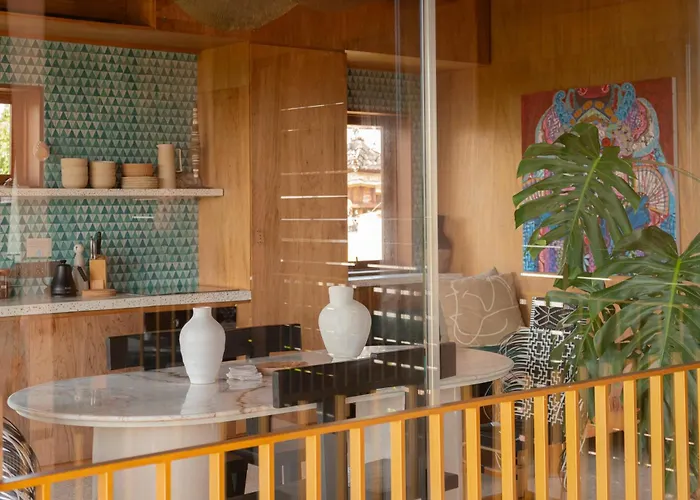 Kado Kubu Modern Tropical 2br Pink With Sky Pool With Ocean Views In Villa Uluwatu (Bali)